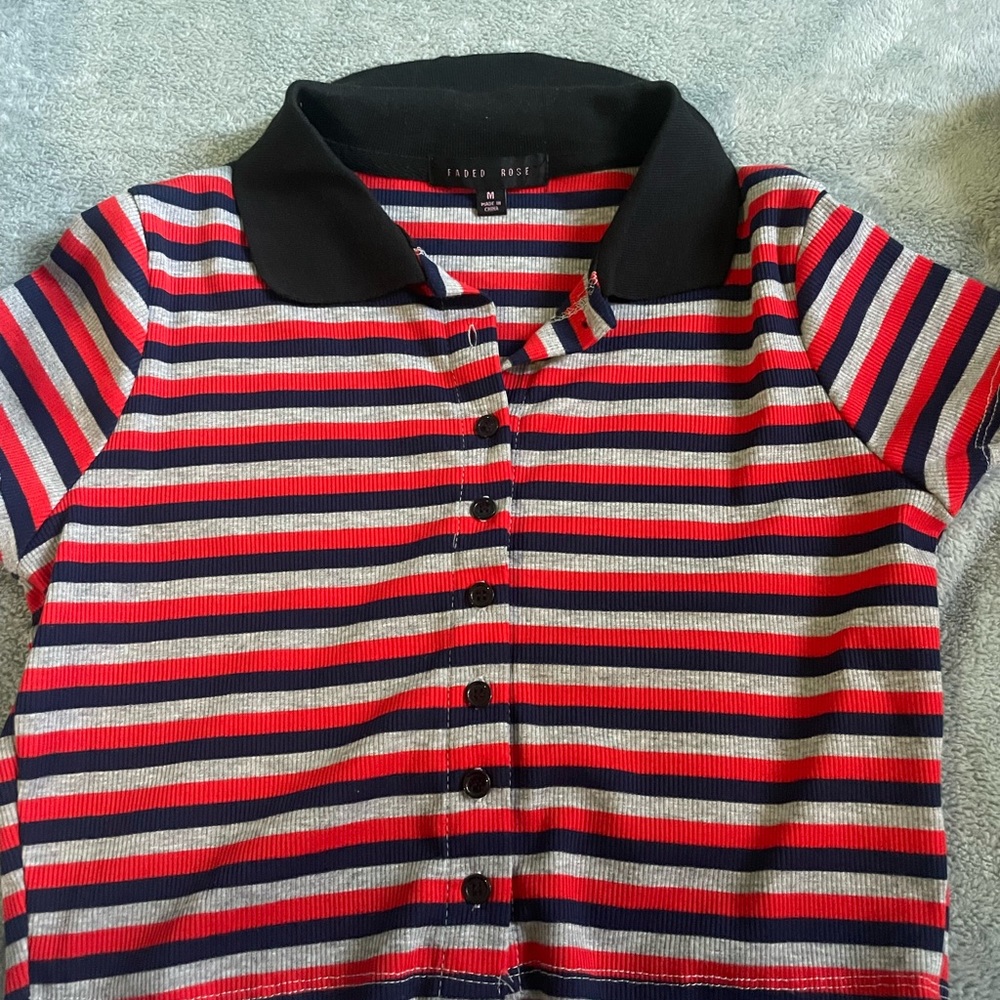 Striped cropped shirt